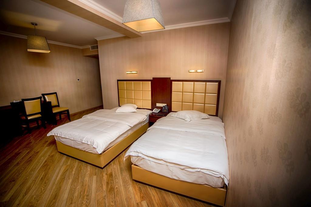 Kmm Hotel Tbilisi Quarto foto